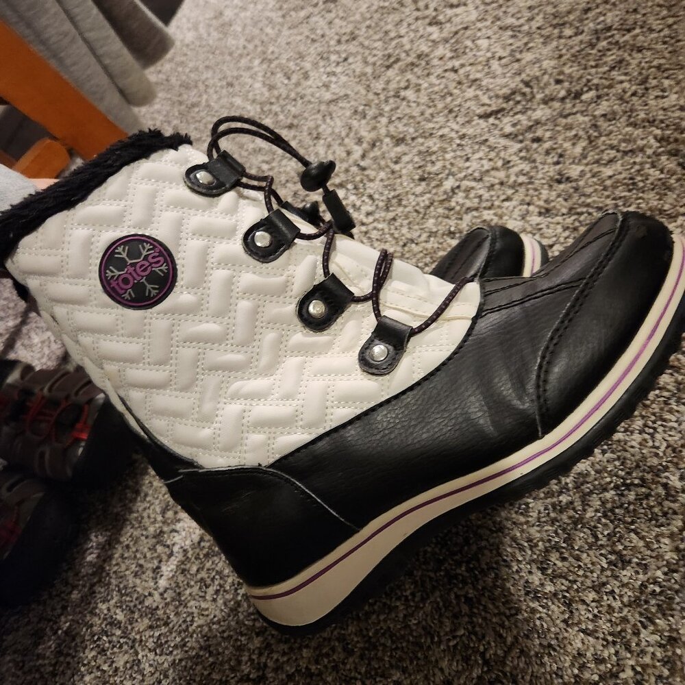 Girls snow boots size 5